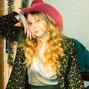 Meet your Posher, Carson